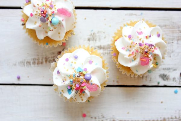 Postal Rainbow Cupcakes Gift 2