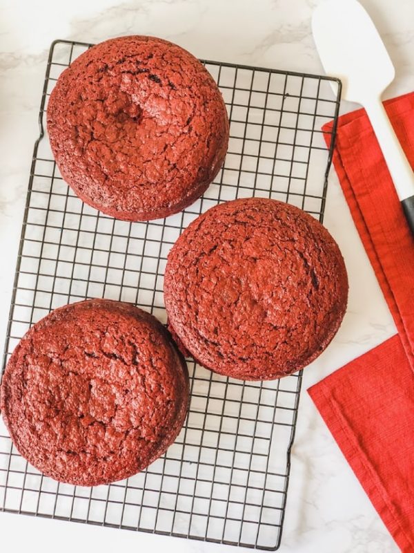 Macaron Red Velvet Cupcakes